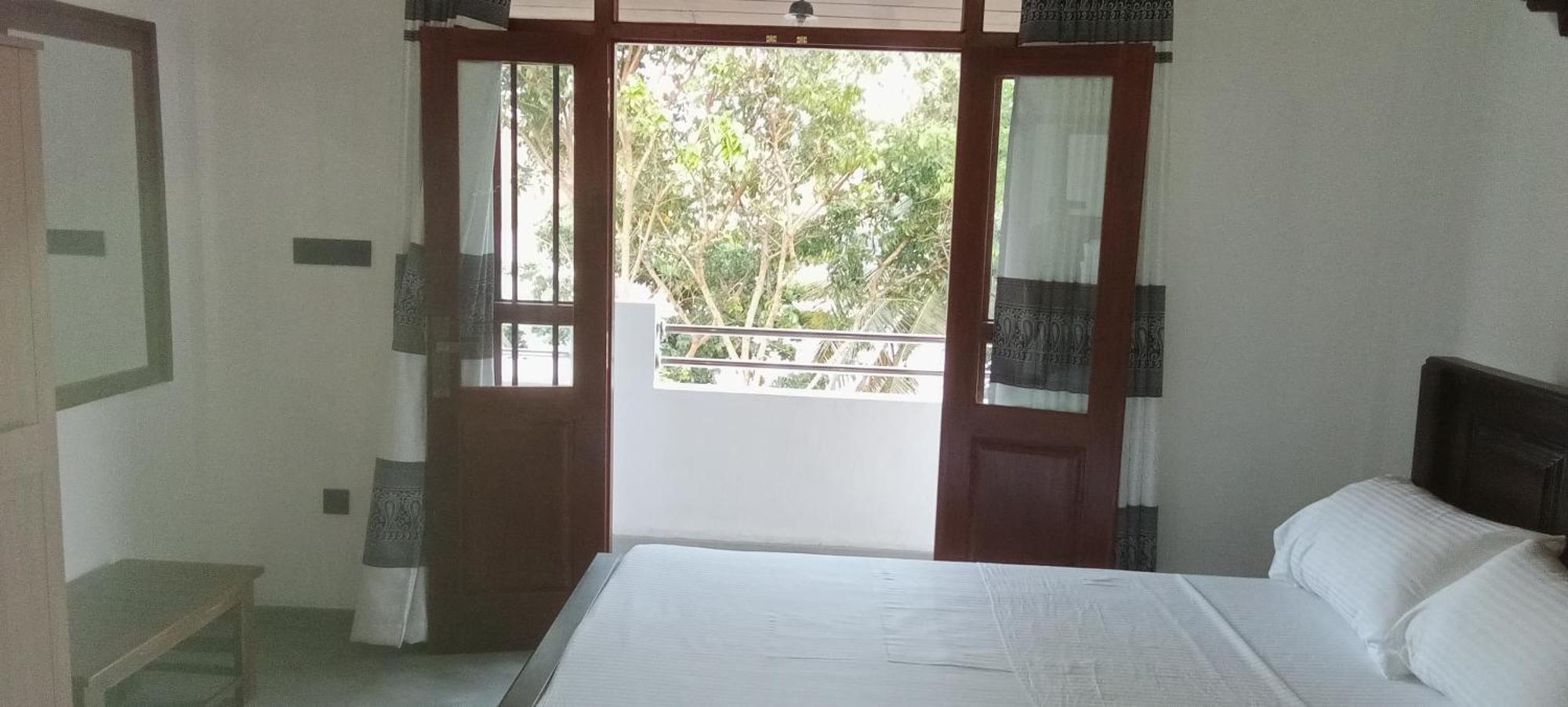 The Green Lagoon Villa ฮิกคาดูวา ภายนอก รูปภาพ